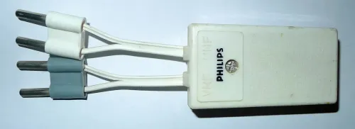 75 -> 300 ohm wisselfilter scheidingsfilter VHF/UHF steker ronde pennen 12,5mm Philips, gebruikt